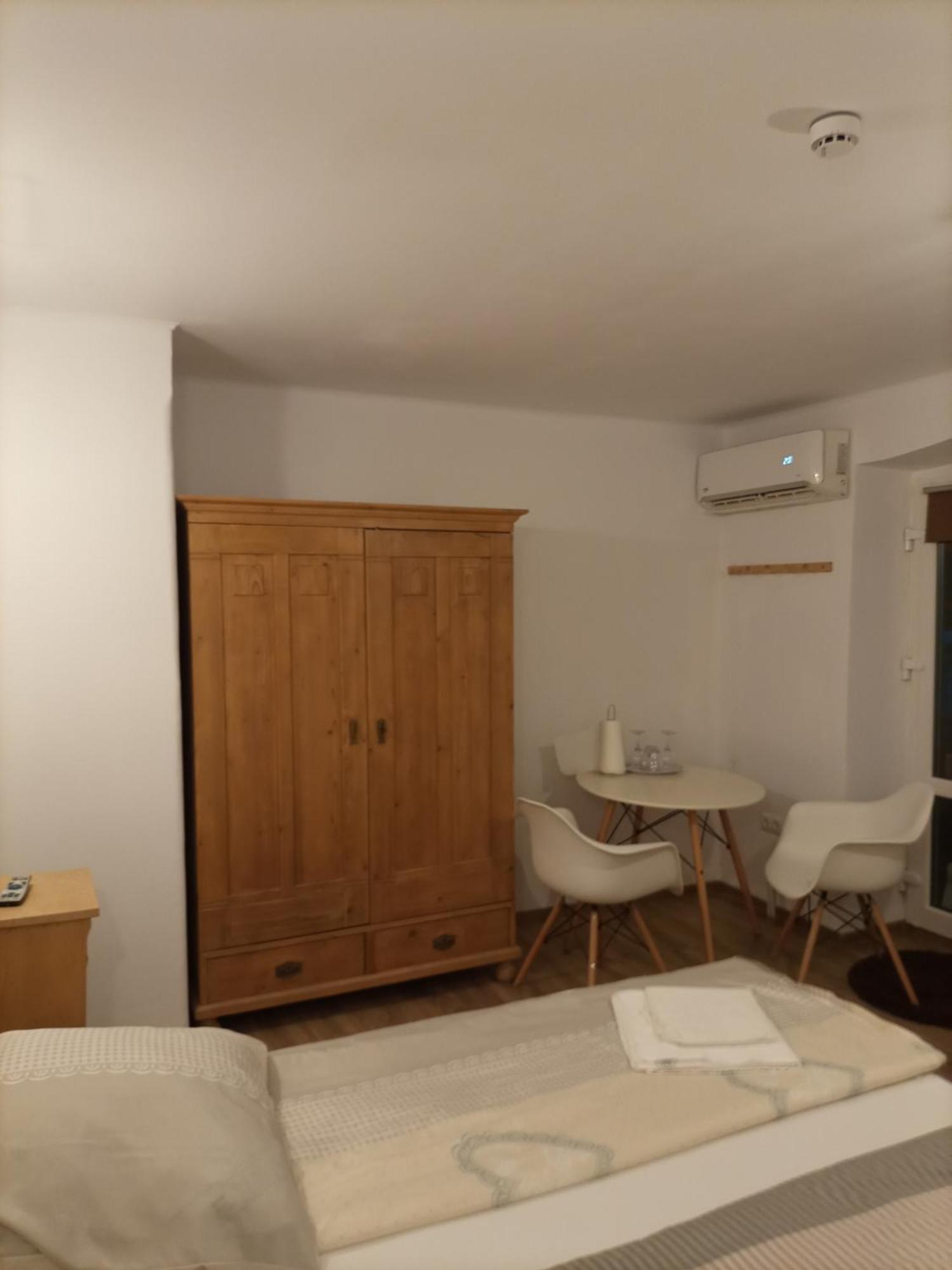 Gloria Apartments Sighişoara Quarto foto